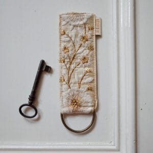 Sleutelhanger moon flower white 